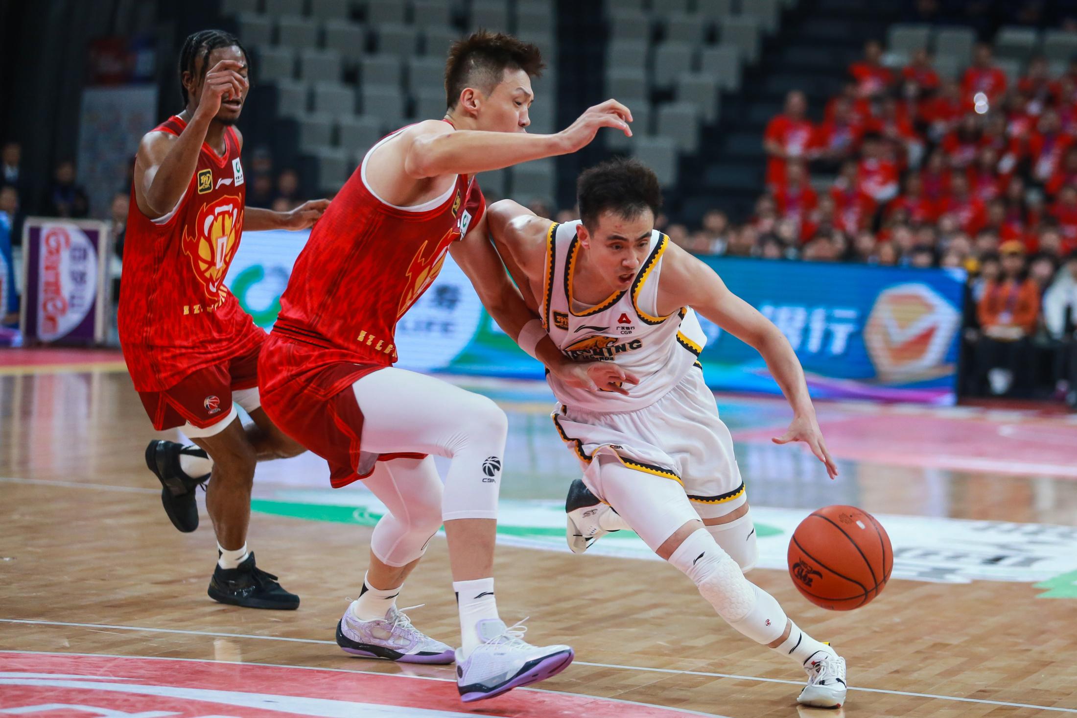 今晚CBA季后赛传出新动向;里昂止住颓势;管理层表态:信心回归;数据趋势出现新变化的简单介绍 今晚CBA季后赛传出新动向;里昂止住颓势;管理层表态:信心回归;数据趋势出现新变化的简单介绍