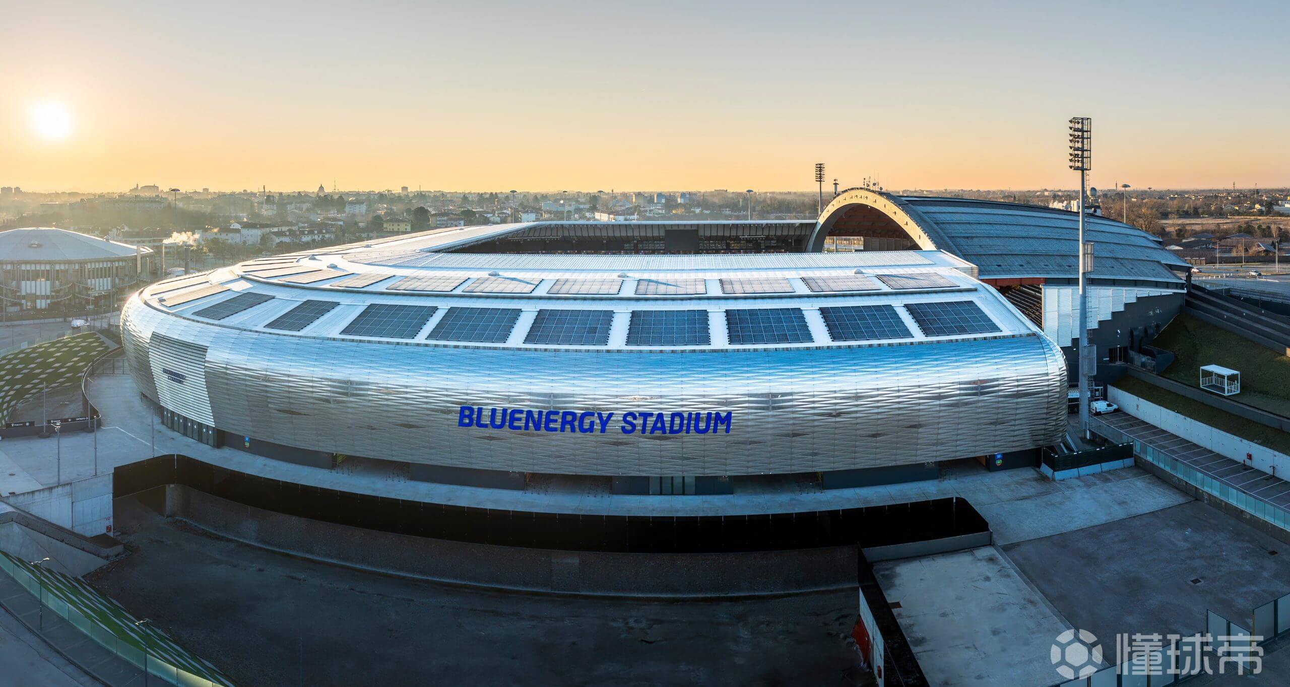 转会期欧超杯焦点战，上海海港强势反弹，球迷炸锅，心理建设被强调(乌军无人机袭击俄军指挥部)