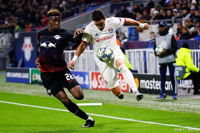 关于里昂训练开放日；今晨伤情更新引欢呼；葡超在即；训练强度明显提升的信息