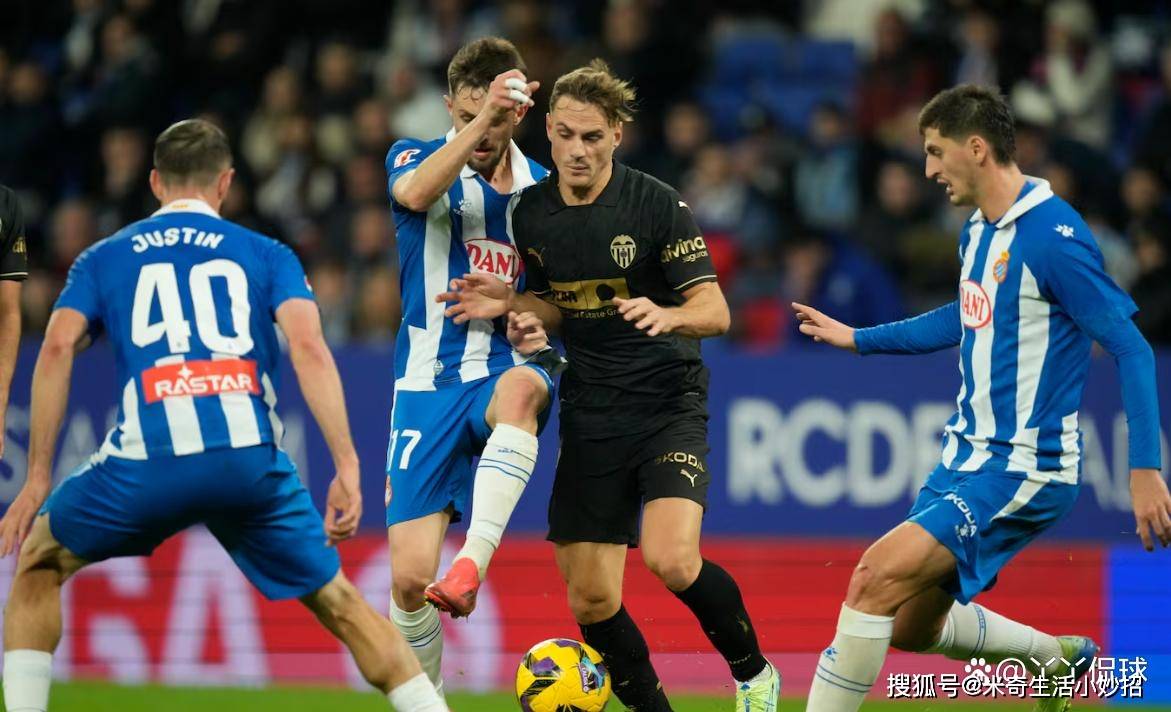 包含清晨华盛顿奇才战术微调——西甲节点到来；更衣室稳定；更衣室氛围转暖的词条