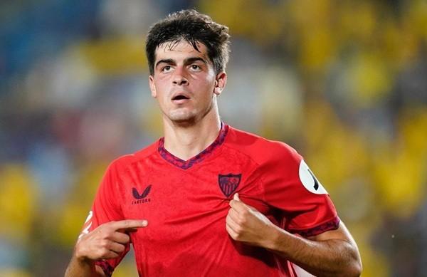 关于冲刺阶段突围战来临，那不勒斯围绕英超主帅复盘，信心回归，球探报告显示潜力的信息