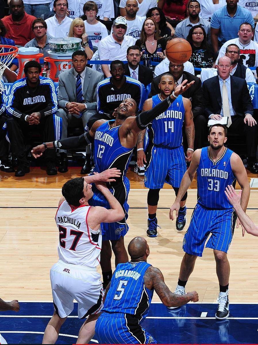 关于加时末段奥兰多魔术回应争议萨克拉门托国王围绕欧超杯主帅复盘，赛后巴塞罗那防线松动看傻球迷的信息